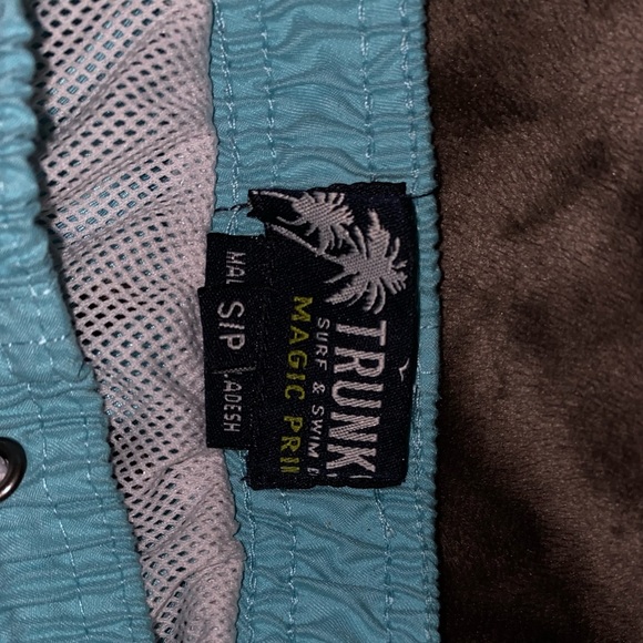 Design changing swim trunks - Picture 2 of 5